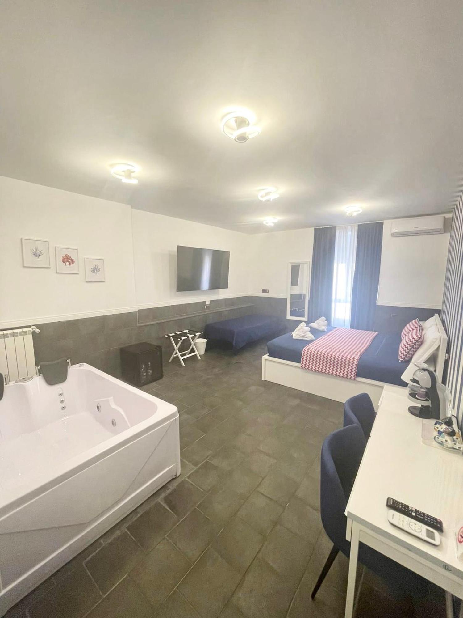 Hotel Yacht Club Angioino Neapol Exteriér fotografie